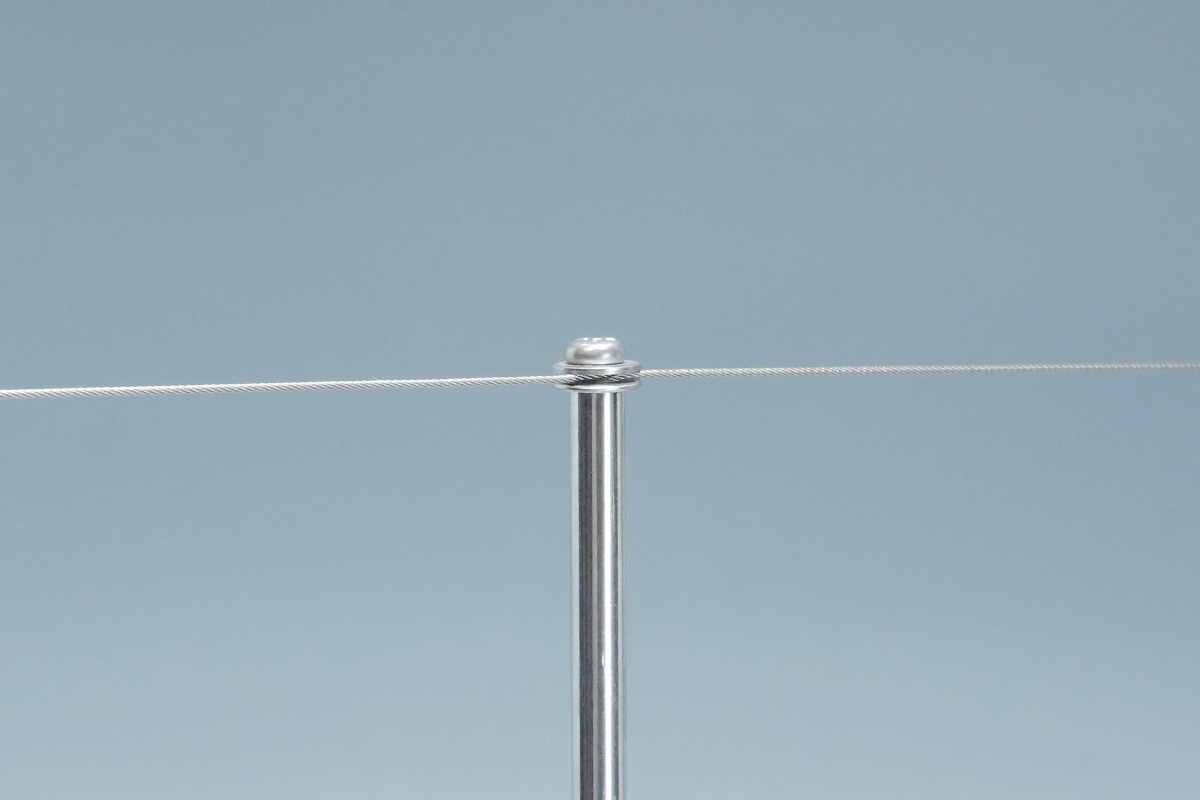 ワイヤー中継部